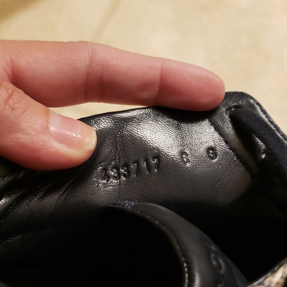 Men's Gucci GG Supreme Hightop Sneakers - Picture 9 of 10